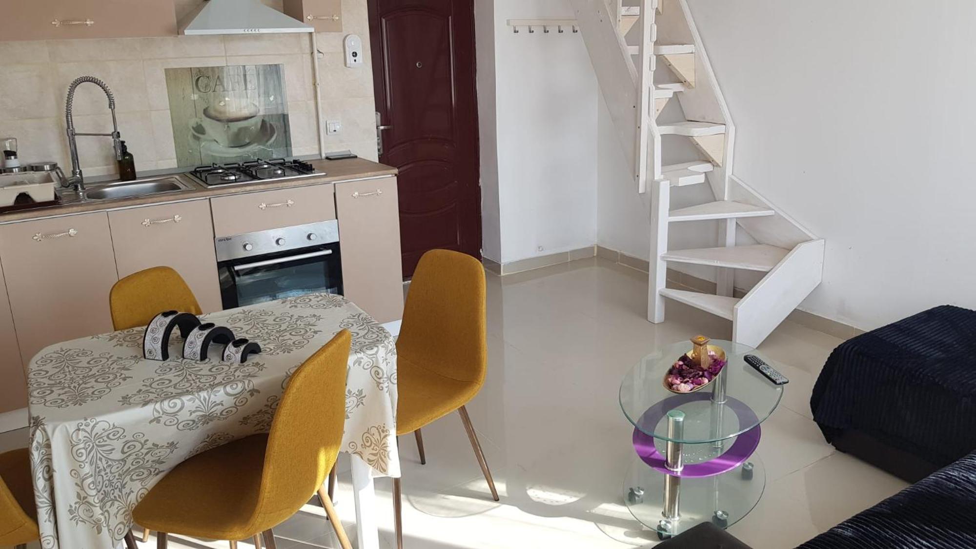 Cosy 2 Bedroom Apartment In New Town Брашов Екстериор снимка