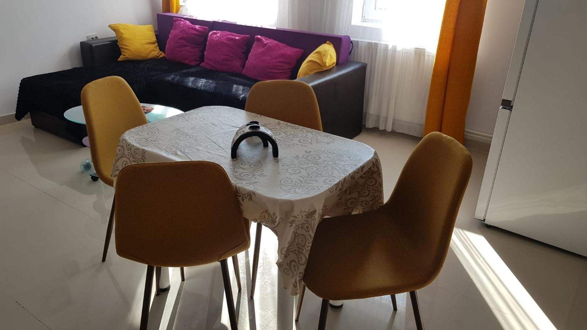Cosy 2 Bedroom Apartment In New Town Брашов Екстериор снимка