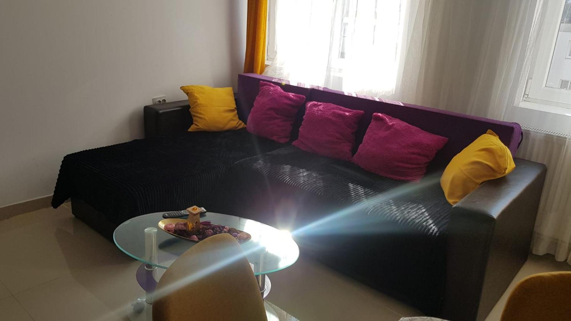 Cosy 2 Bedroom Apartment In New Town Брашов Екстериор снимка